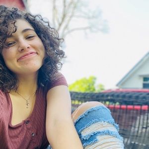 Meet your Posher, Alana